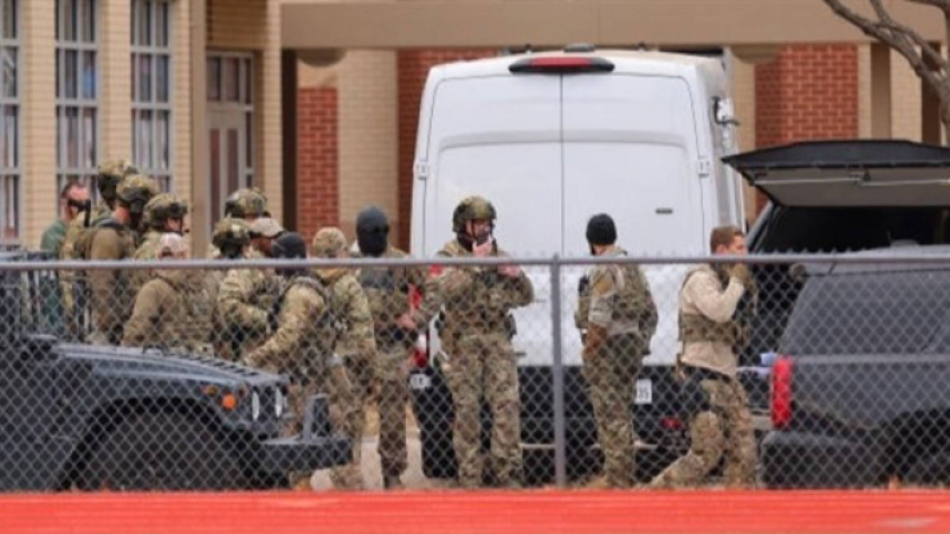 قوات خاصة أمريكية في موقع احتجاز الرهائن في تكساس
