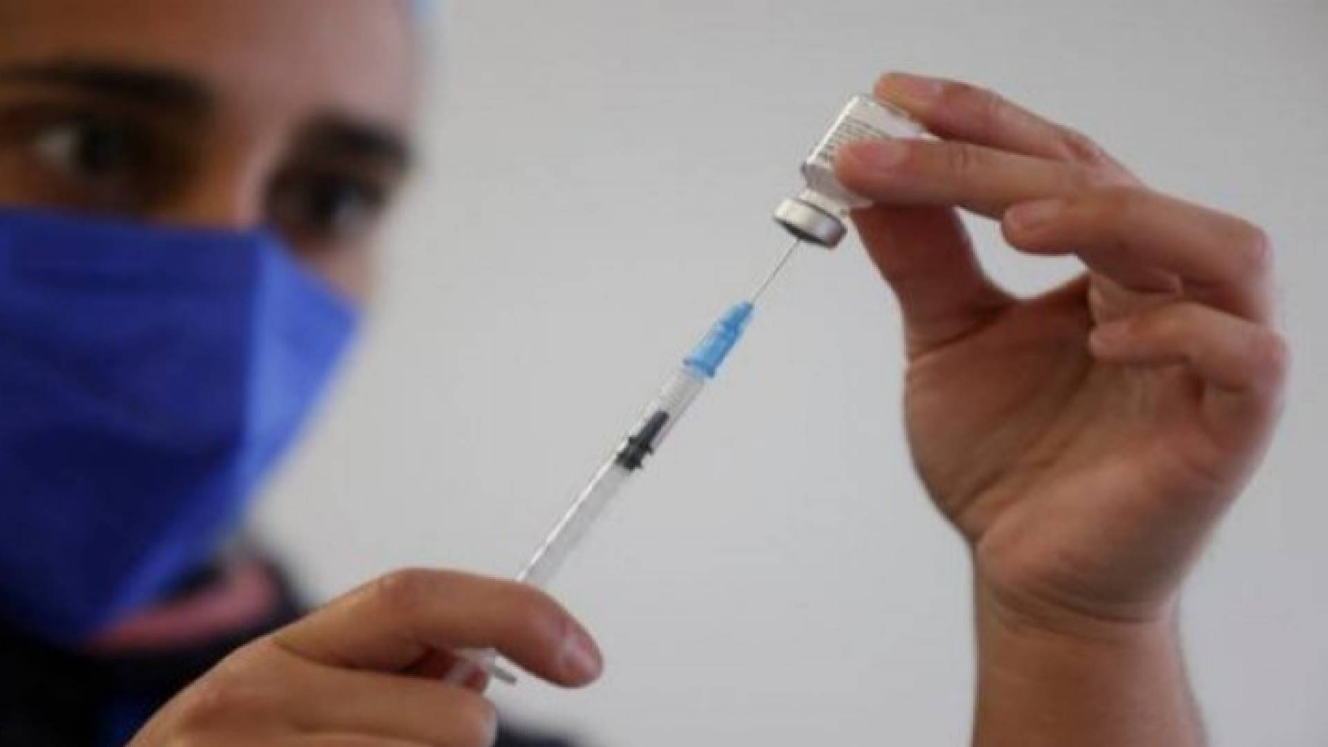 "الأزمات": تأخير دوام مراكز تطعيم كورونا إلى الساعة 10 صباحا