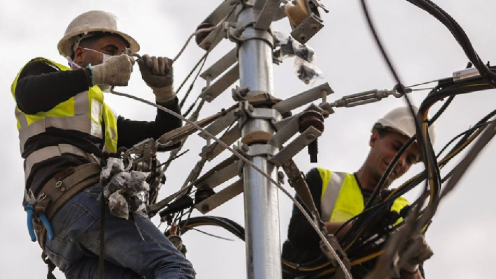 معالجة أعطال كهربائية