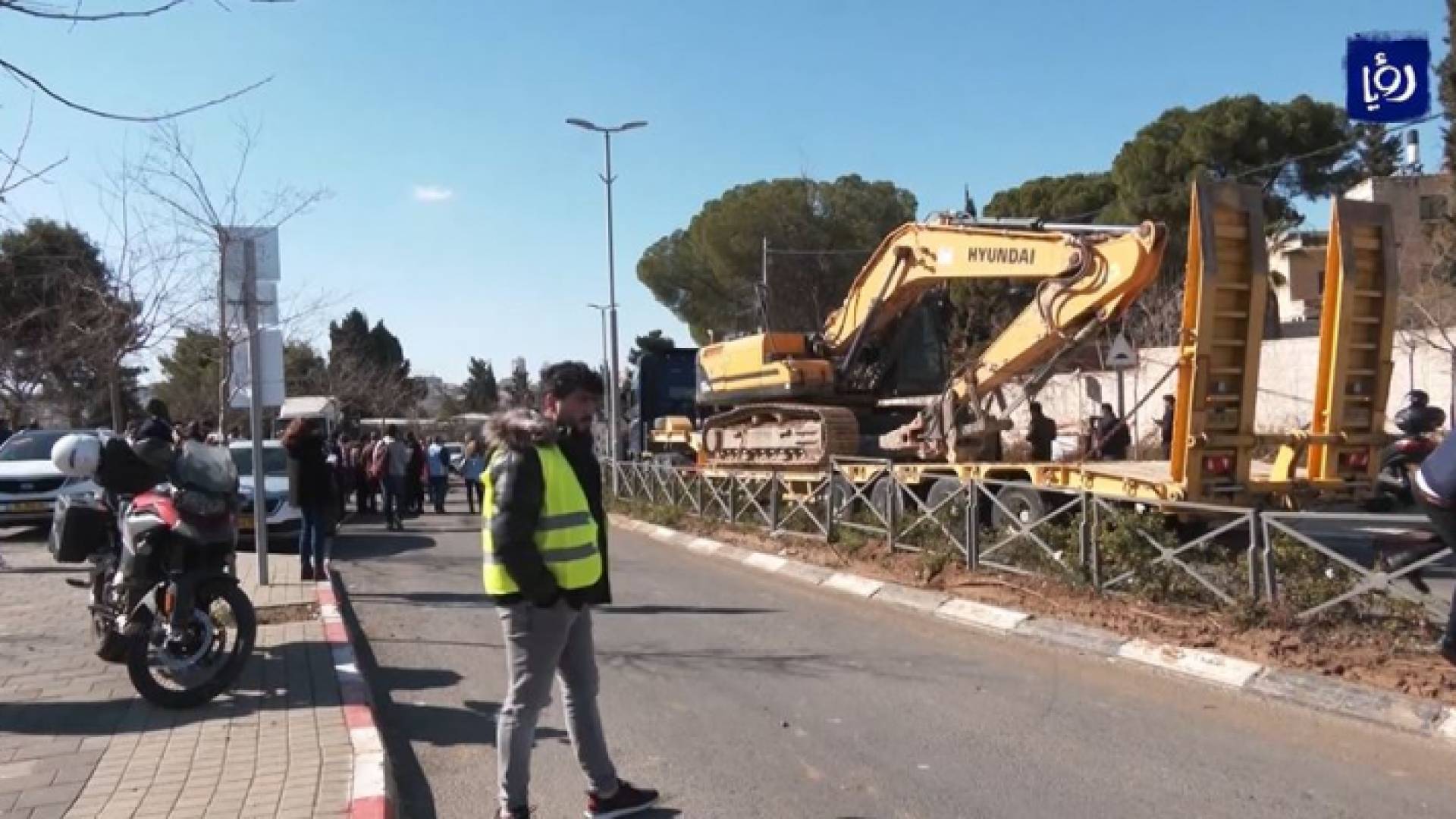 معاناة مستمرة في حي الشيخ جراح.. هدم عقار عائلة صالحية وتهجيرها