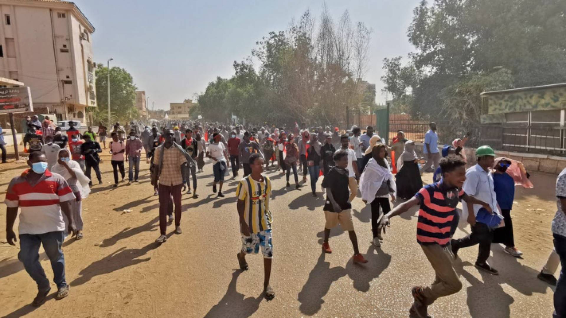 تظاهرة ضد الحكم العسكري في السودان - أرشيفية