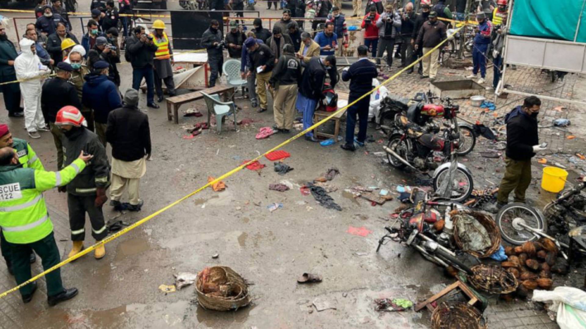 من موقع الانفجار