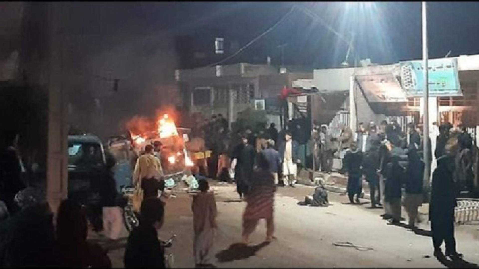 قتلى بانفجار قنبلة في حافلة للركاب في أفغانستان