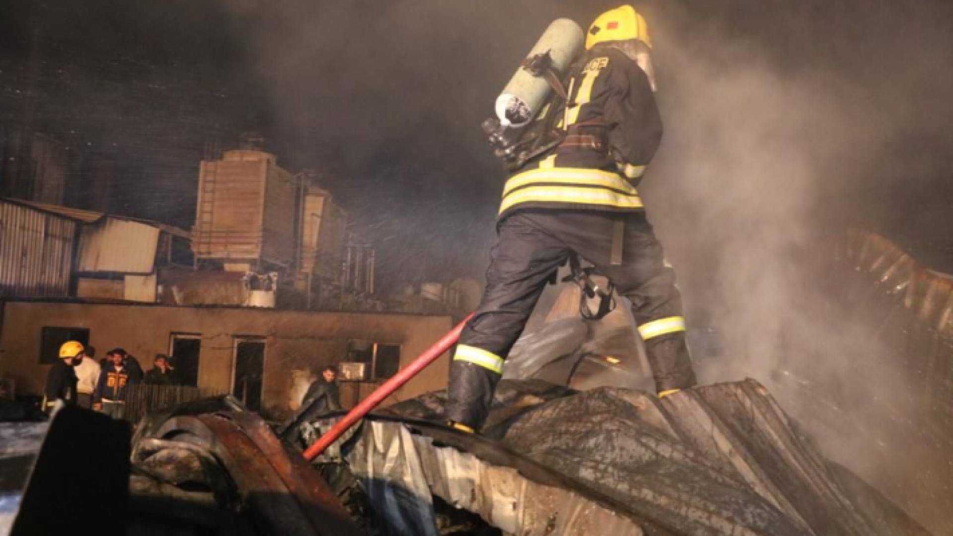 وفاة بحريق مصنع "بولسترين" في دير علا