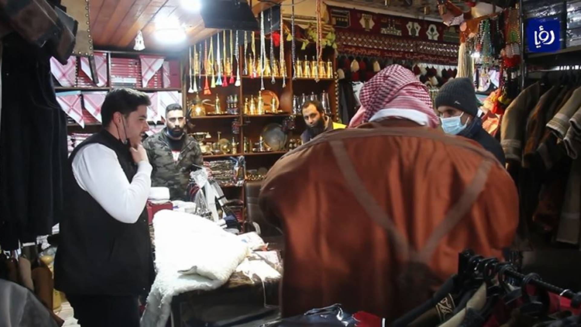 الفروة .. إرث الأجداد لمواجهة البرد الشديد