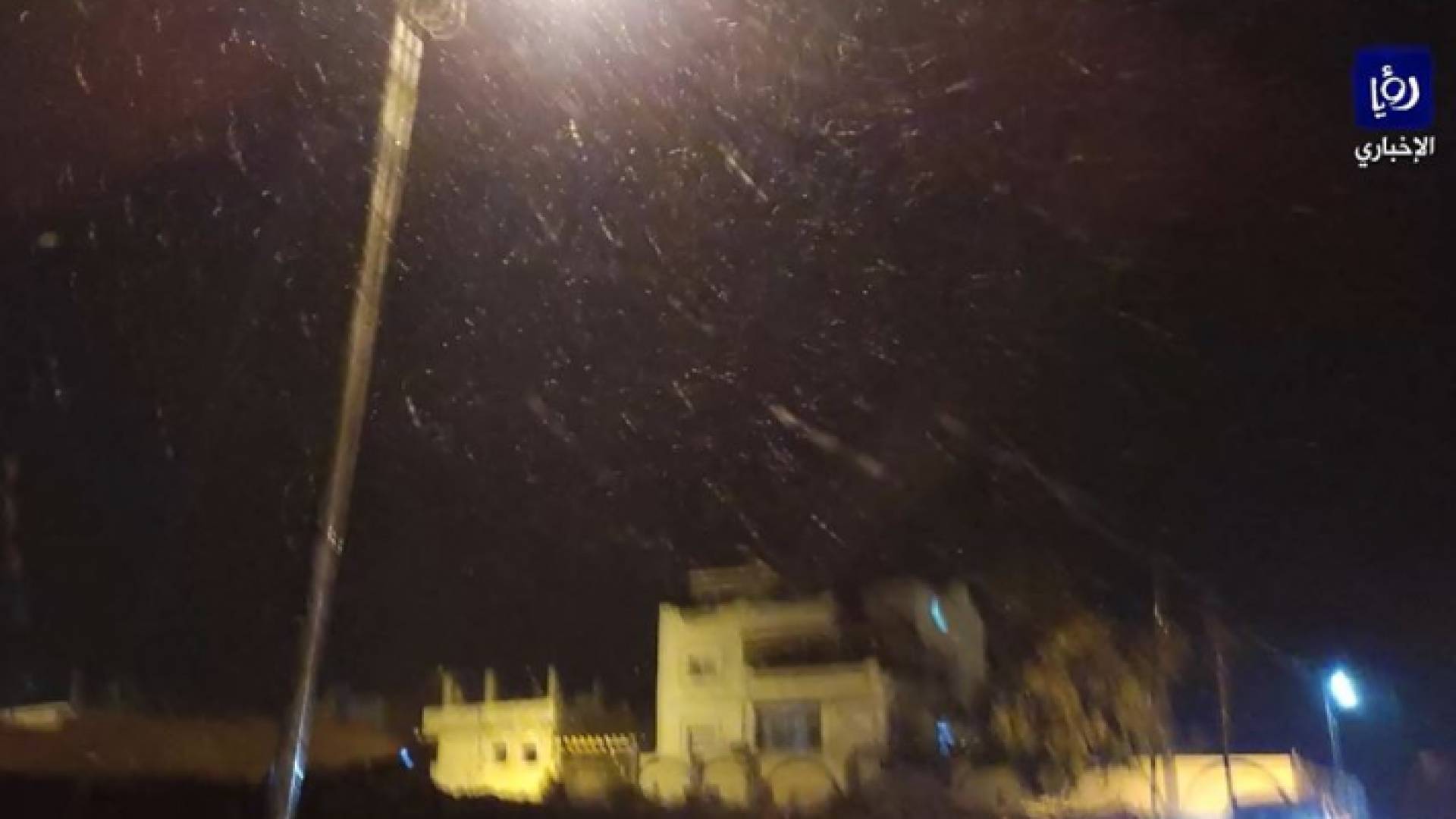 تساقط زخات ثلجية على مرتفعات عجلون