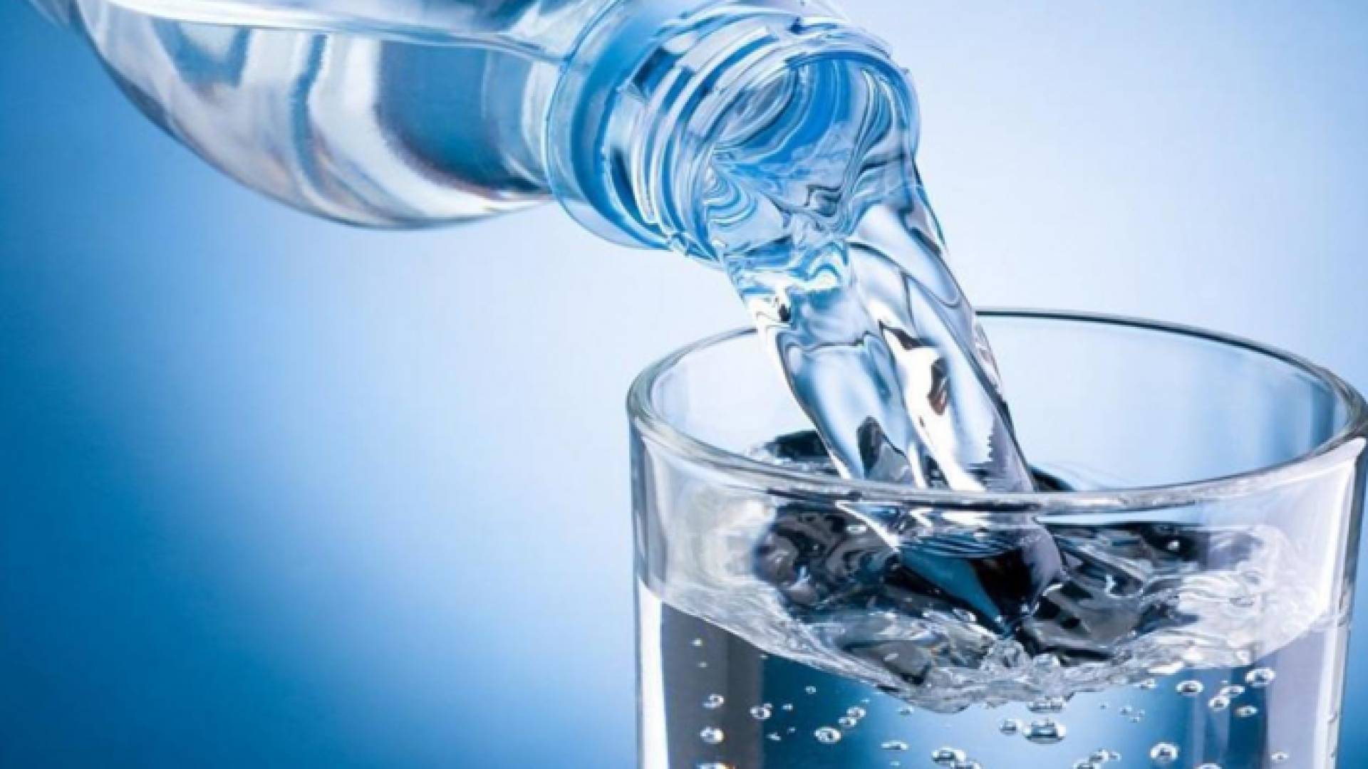 فوائد سحرية لشرب الماء على الريق بشرط واحد