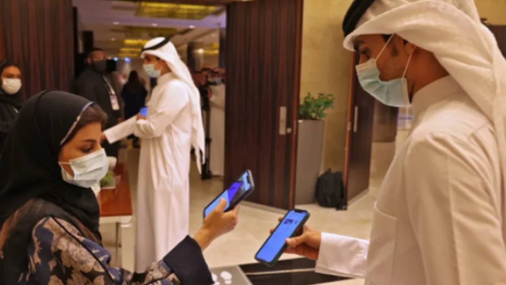 مواطنان سعوديان