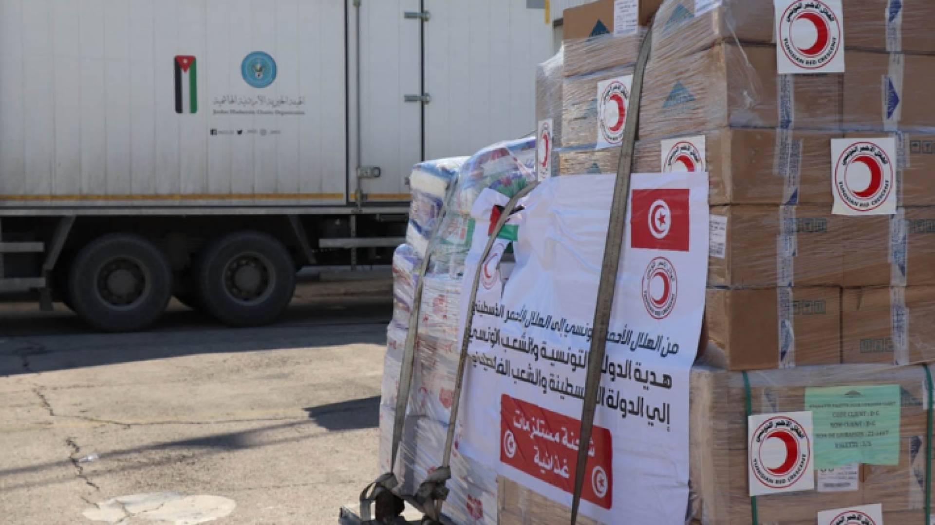 المساعدات الإنسانية