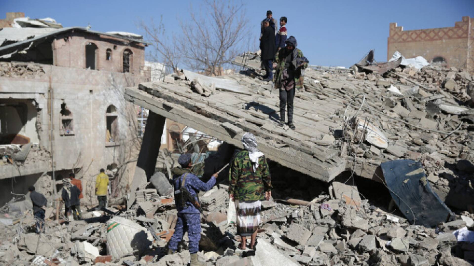 دمار نتيجة لقصف "التحالف العربي"