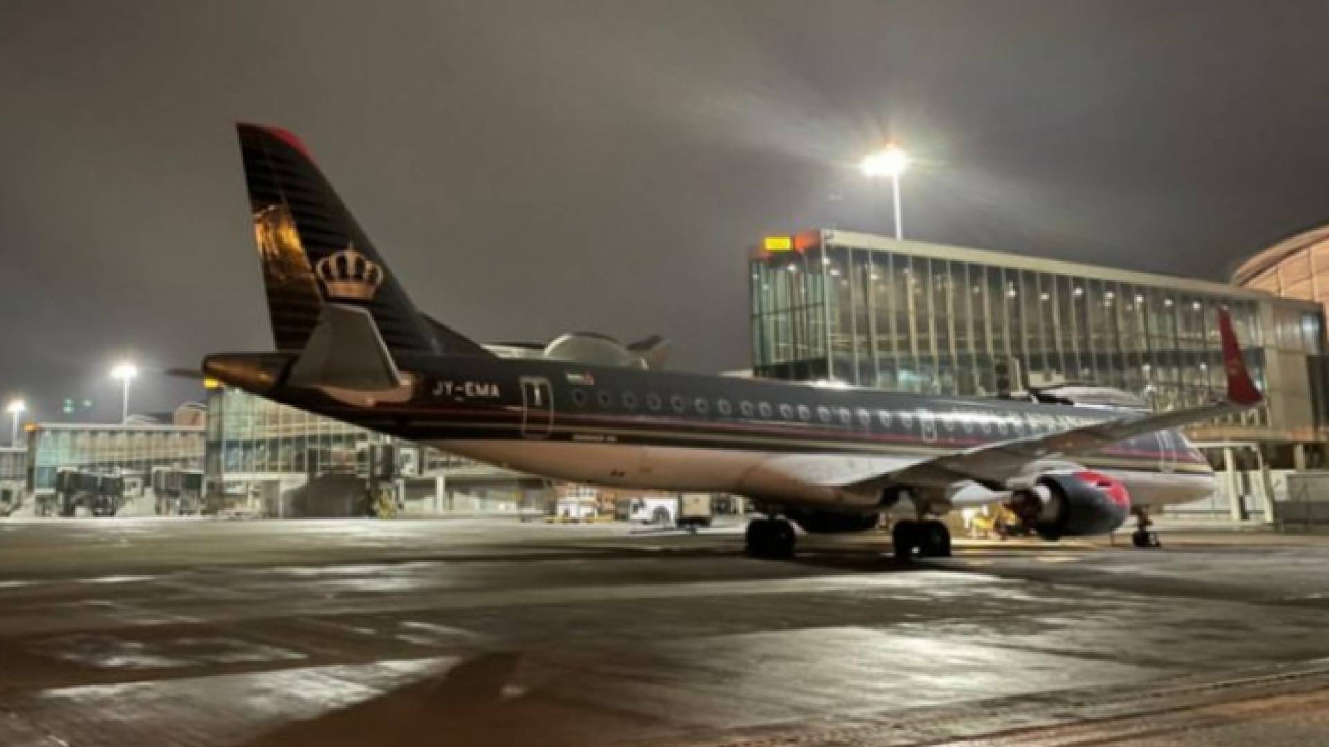 طائرة تابعة لمطار الملكة علياء الدولي