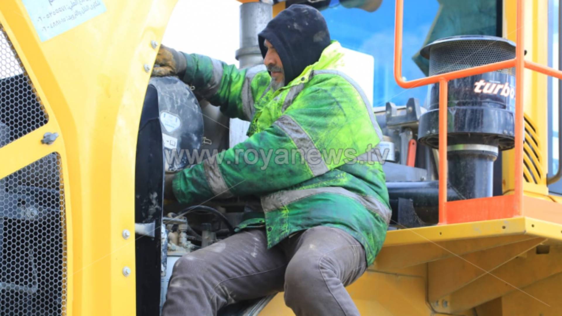 كوادر أمانة عمان خلال المنخفض