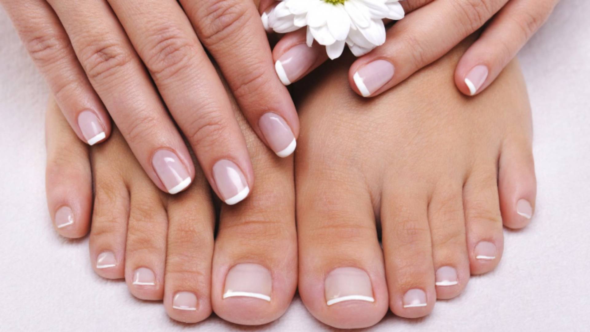 أظافر القدمين