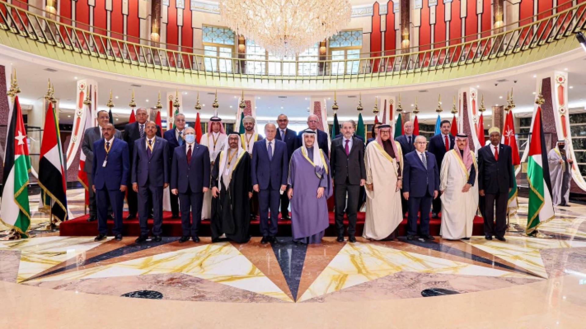 الصفدي يبحث مع نظرائه العرب مأسسة التعاون في الأمن الغذائي والدوائي ومكافحة الأوبئة