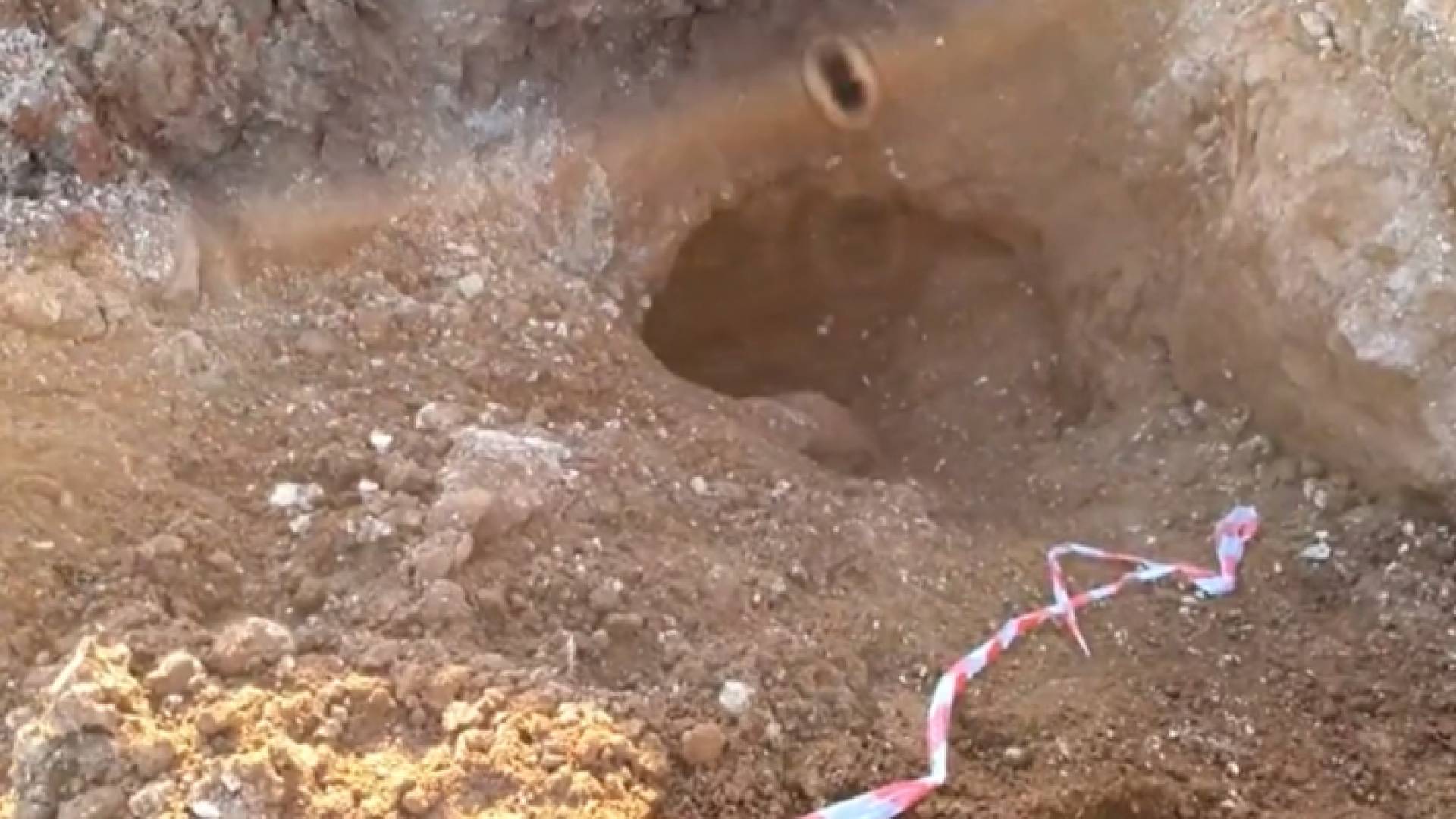 حفريات في مقبرة بشرى باربد للبحث عن الدفائن