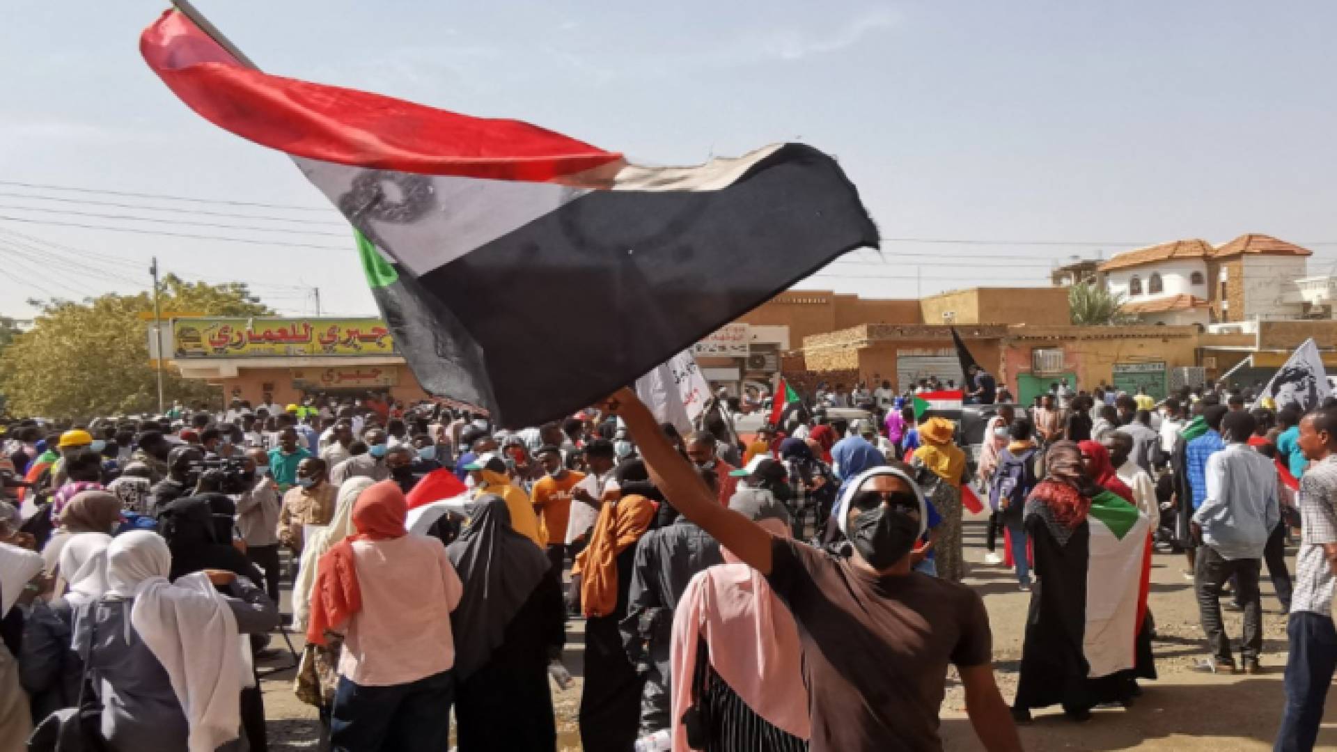 متظاهرون في السودان