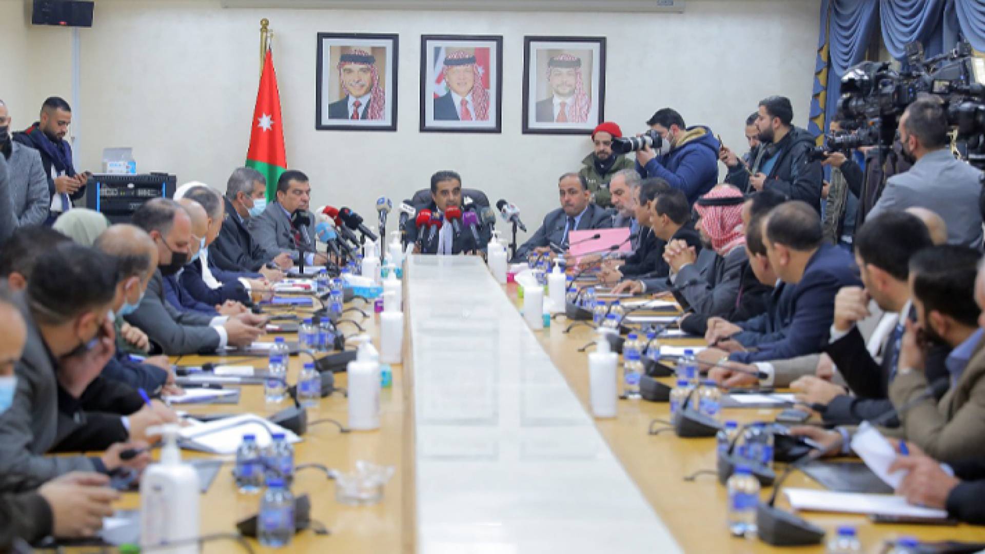 "الطاقة النيابية" تطالب بمحاسبة كل مقصر وتعويض المتضررين من انقطاع الكهرباء