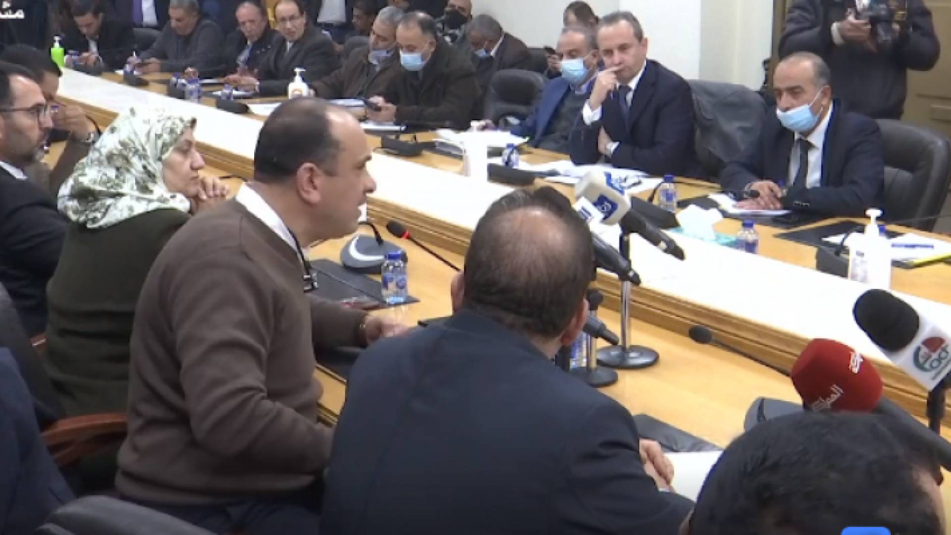 اجتماع نيابي لبحث أزمة انقطاع الكهرباء عن منازل الأردنيين خلال المنخفض الجوي