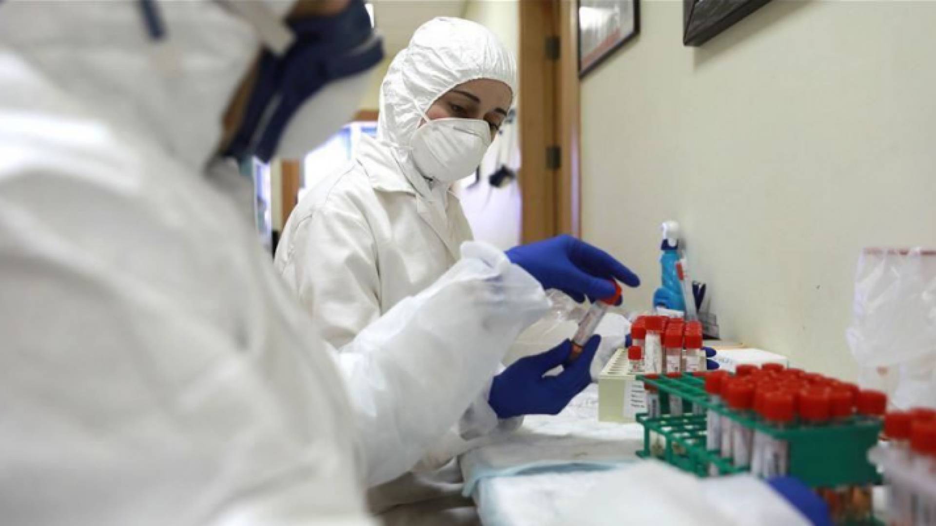 الحكومة الفلسطينية تخفض مدة العزل لمصابي كورونا