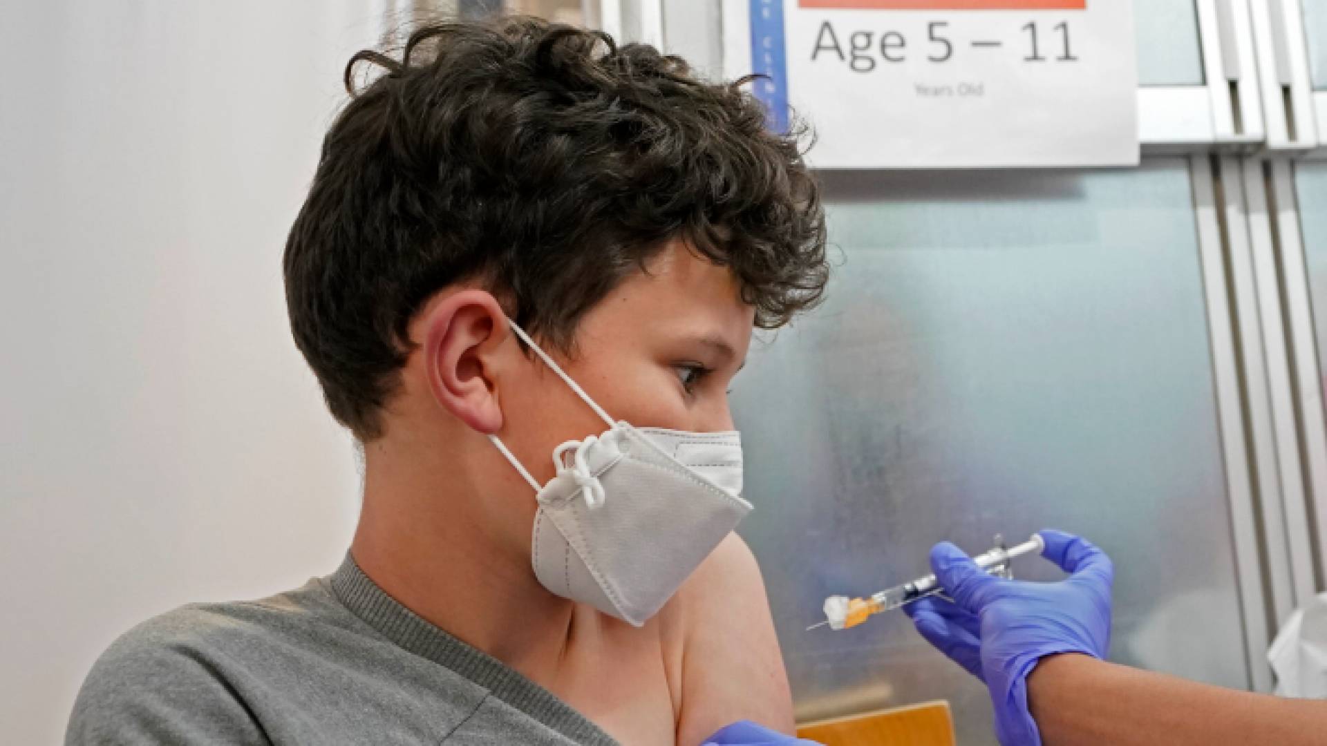 تطعيم أطفال