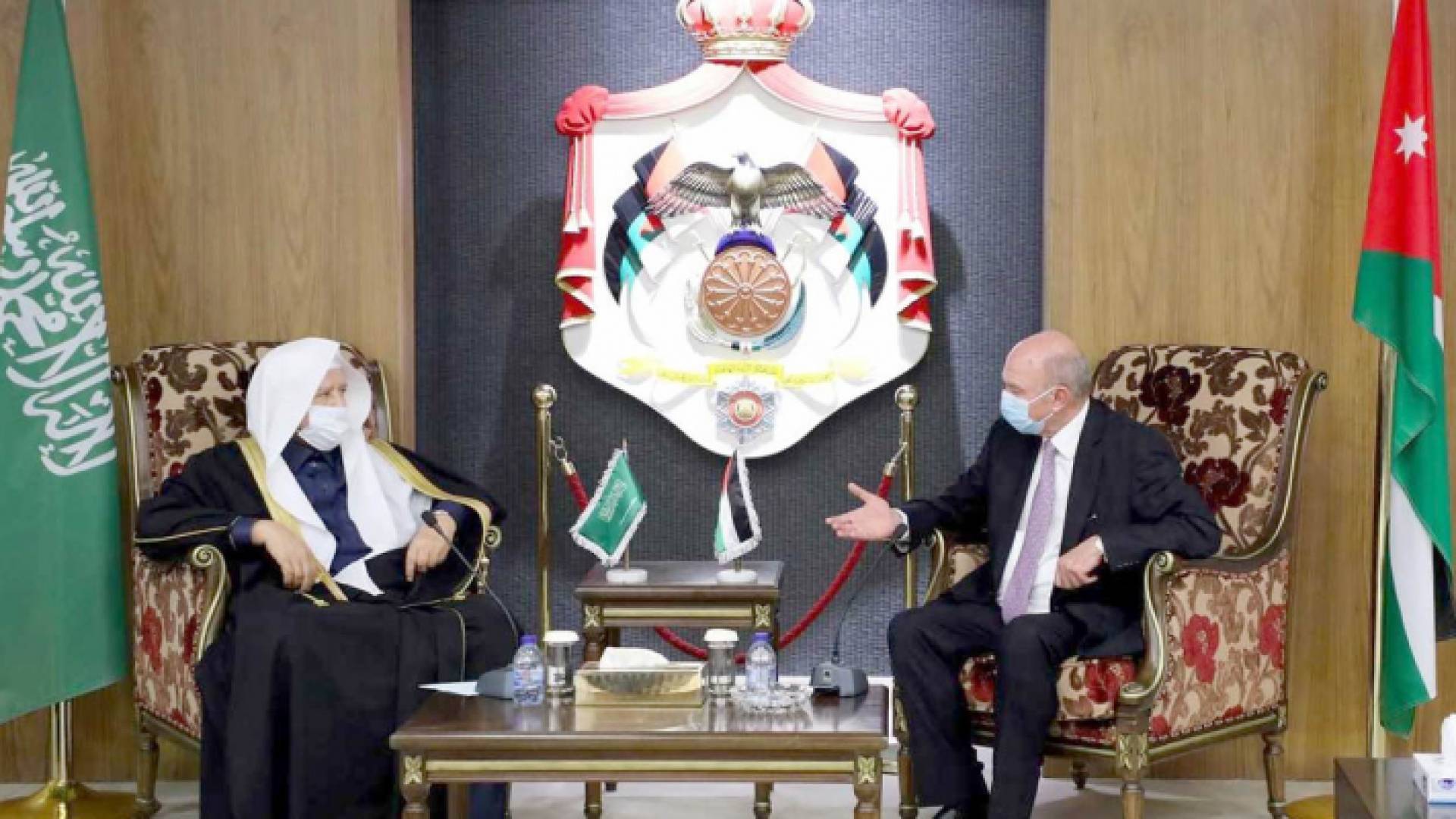 الفايز خلال اللقاء