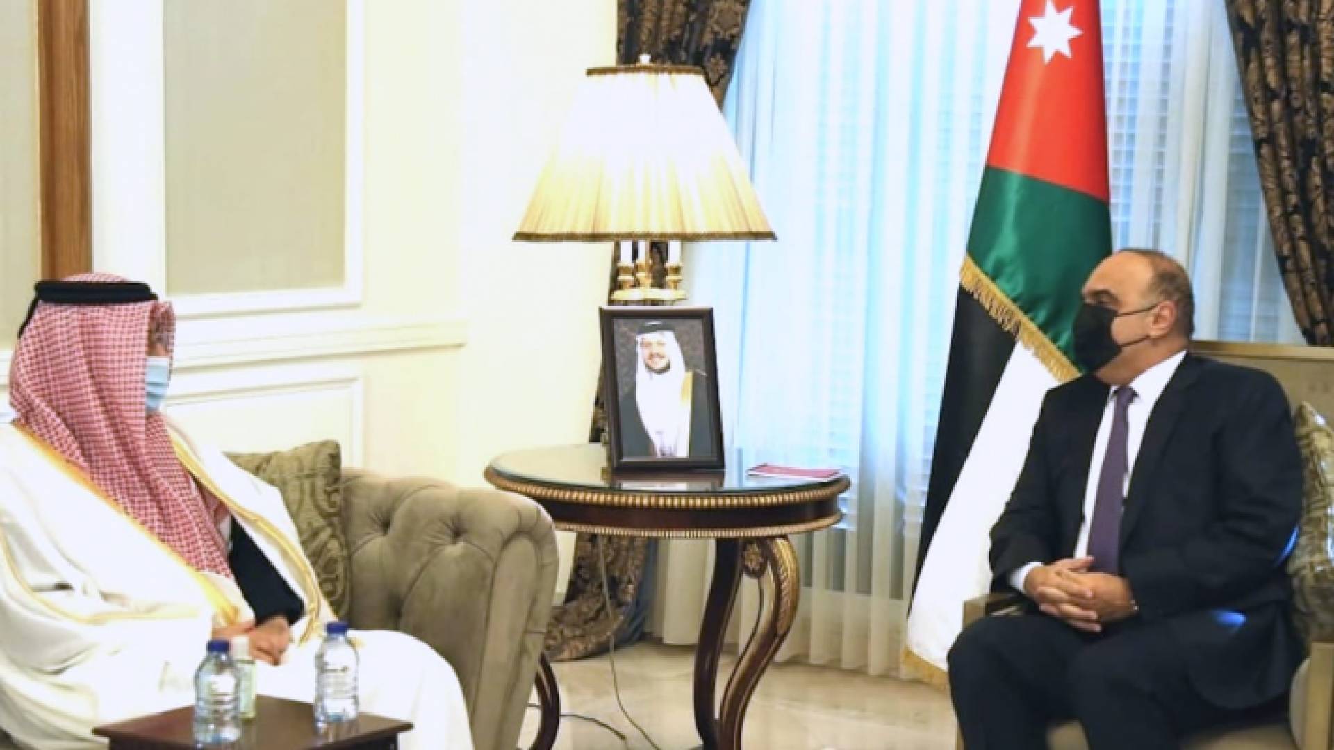 رئيس الوزراء الدكتور بشر الخصاونة ووزير العمل القطري