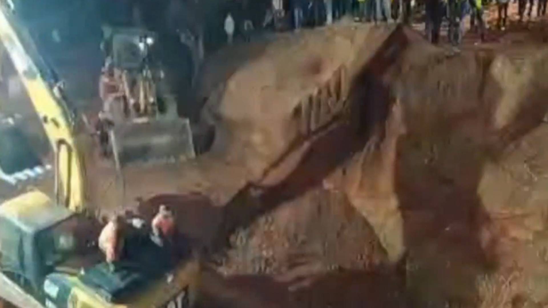 محاولات انقاذ الطفل ريان