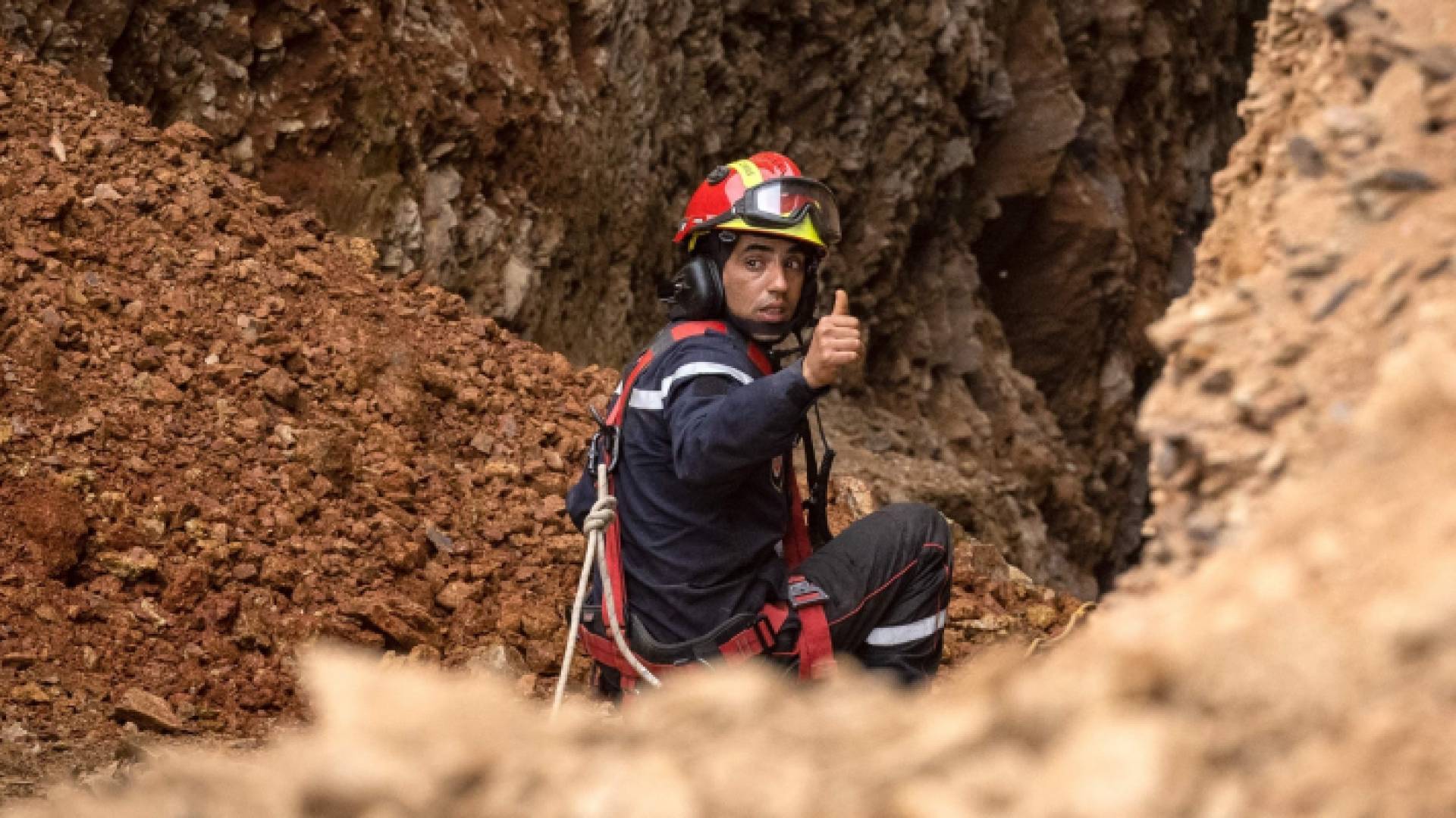 وسائل إعلام مغربية: فريق طبي مختص يصل إلى النفق المؤدي للطفل ريان