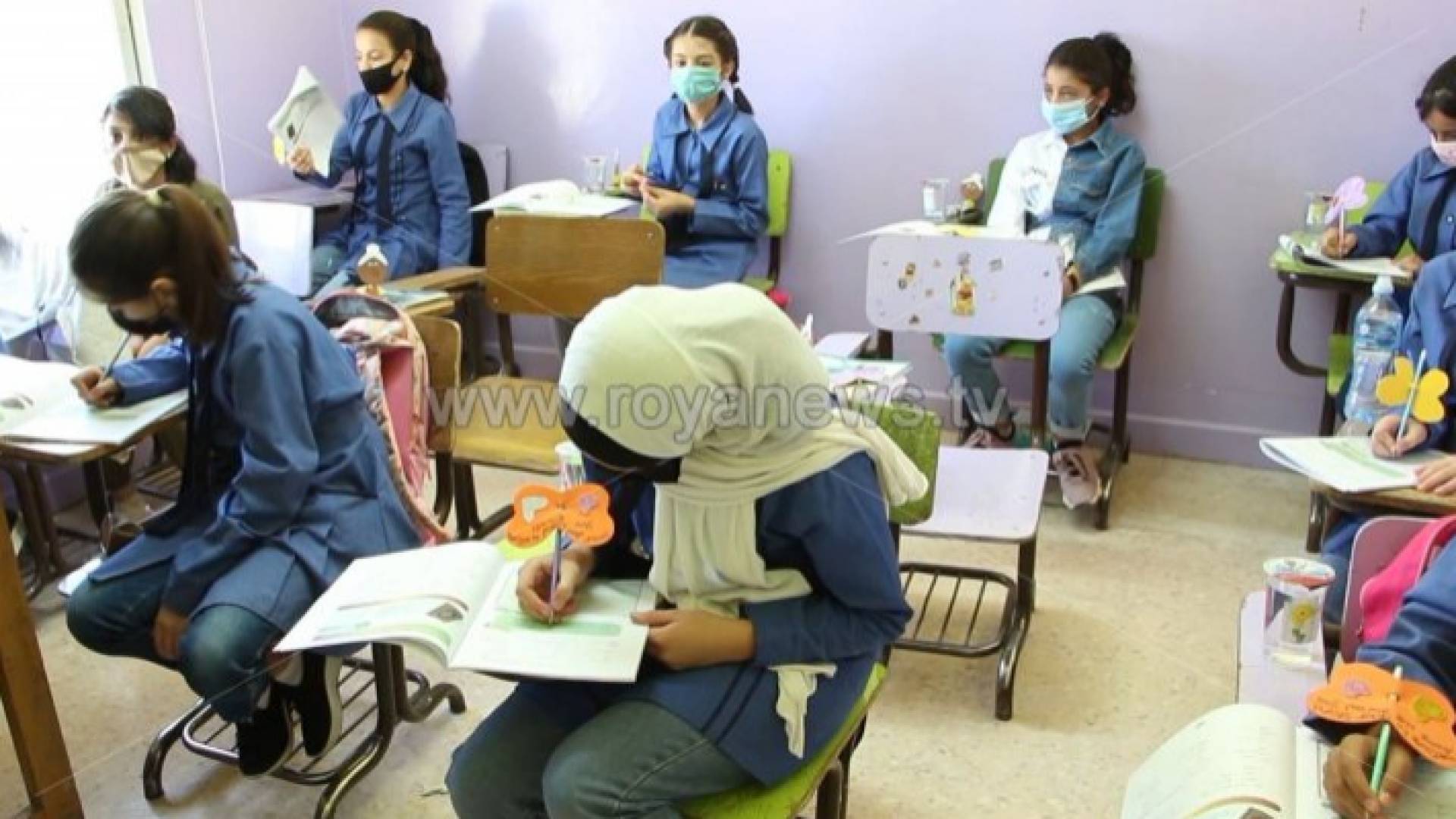 طالبات في أحد الصفوف المدرسية