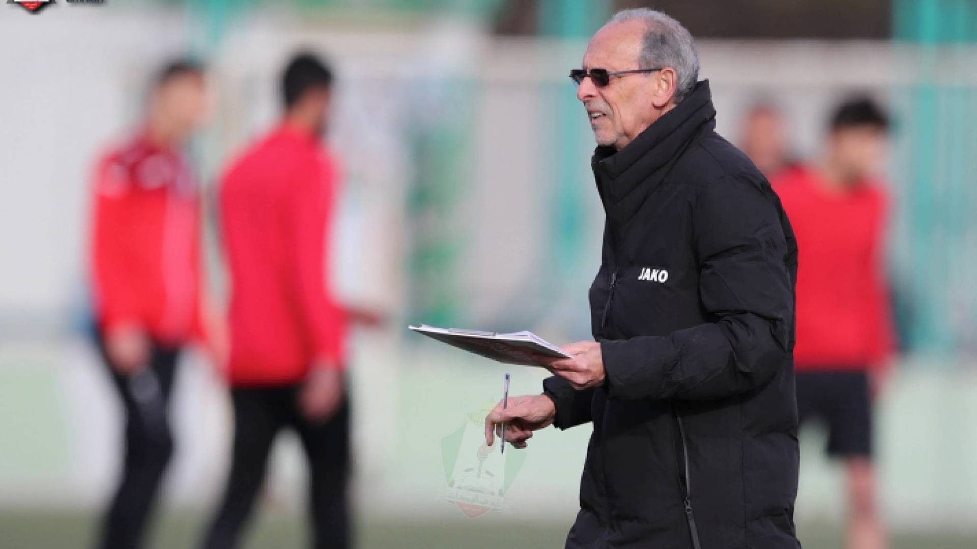 الوحدات يقدم مدربه البرازيلي فييرا لوسائل الإعلام