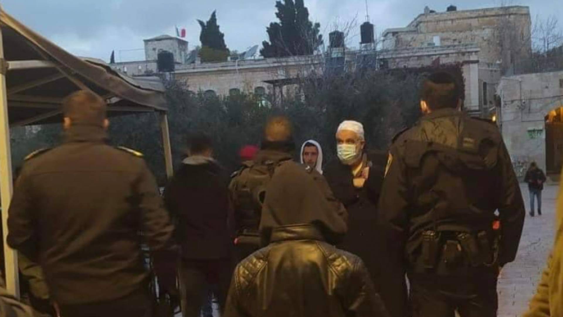 بعد 15 عاما من الإبعاد.. الشيخ رائد صلاح في المسجد الأقصى