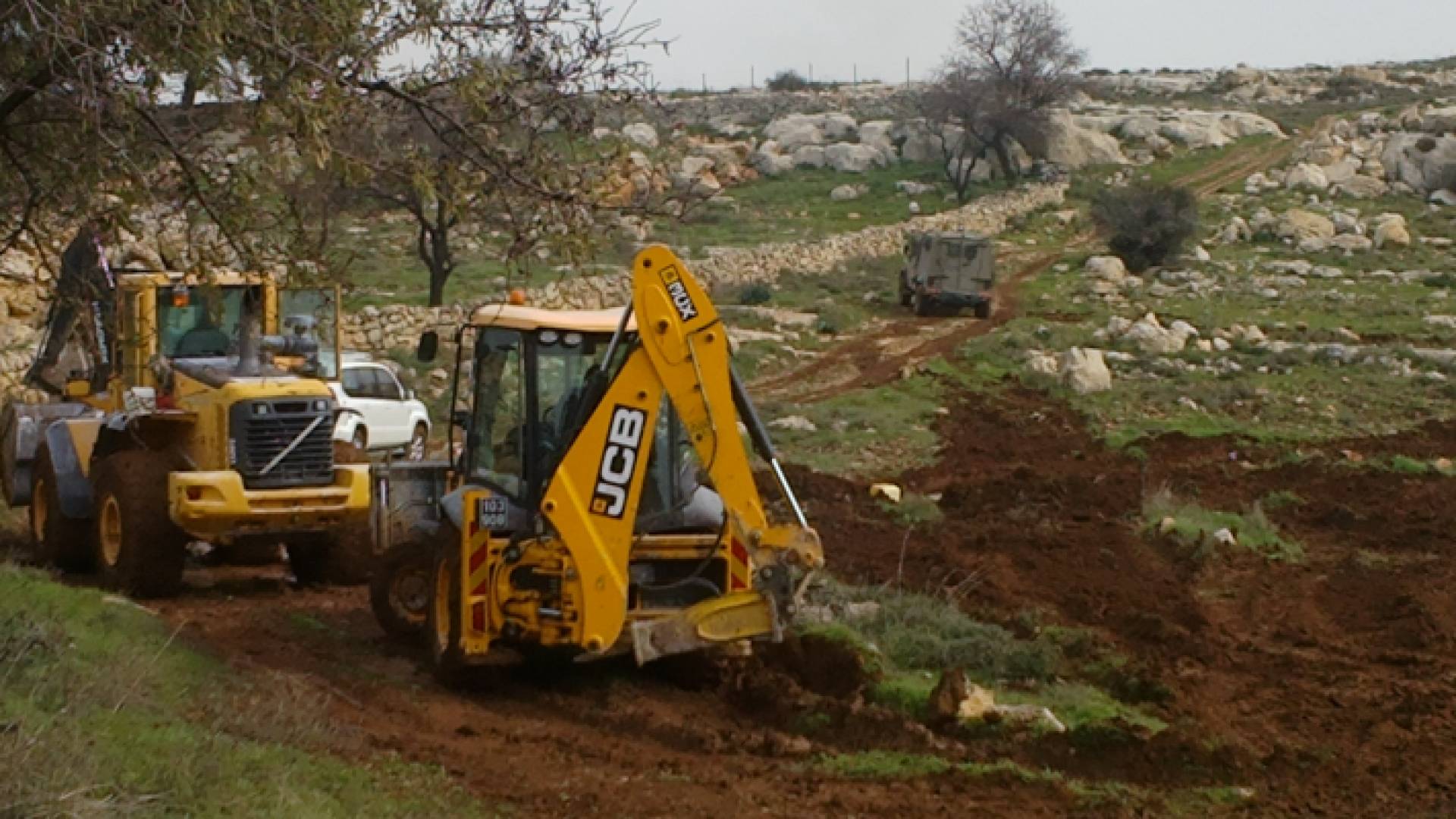 آليات تابعة للاحتلال