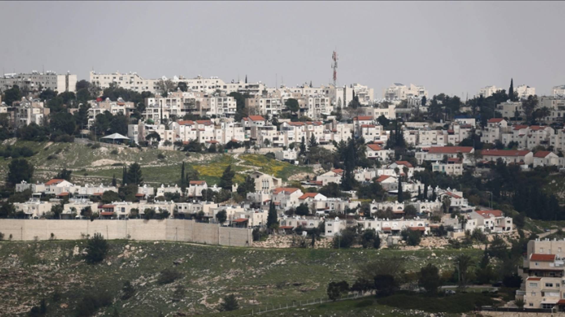 الاحتلال الاسرائيلي يجمّد خطة E-1