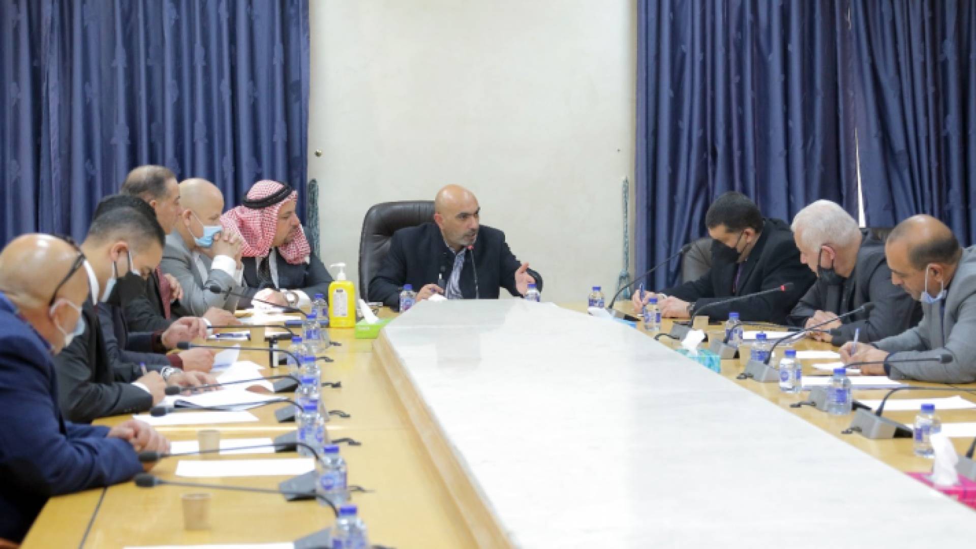 الصورة خلال الاجتماع