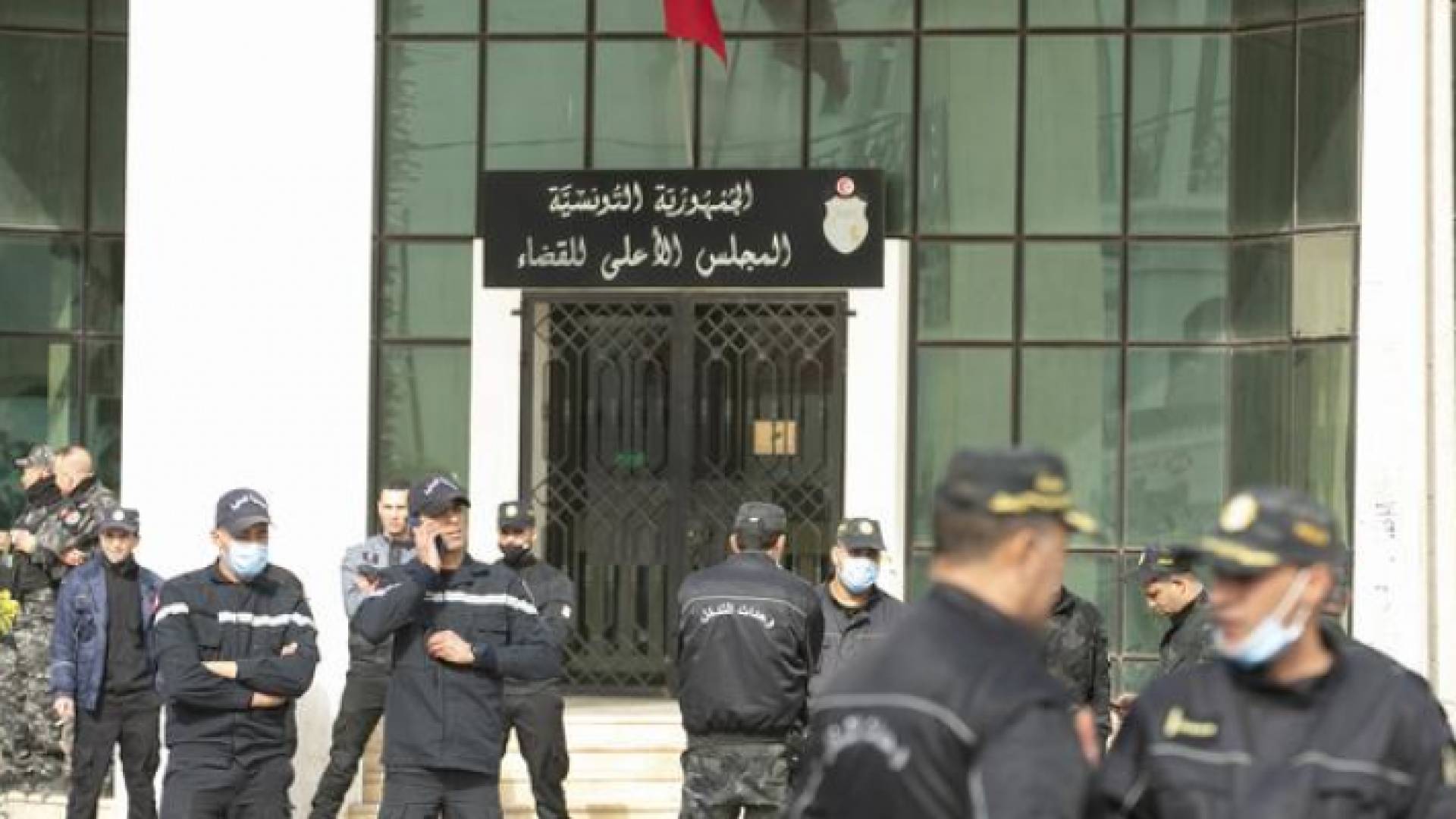 السلطات التونسية تغلق مقر المجلس الاعلى للقضاء