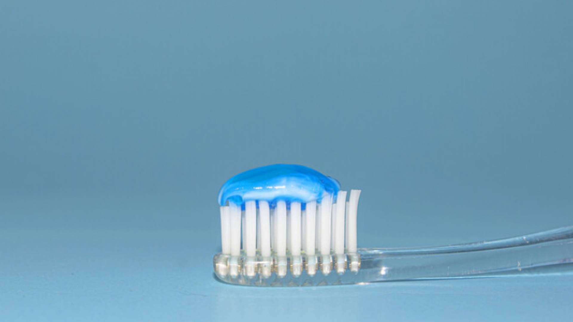 معجون أسنان