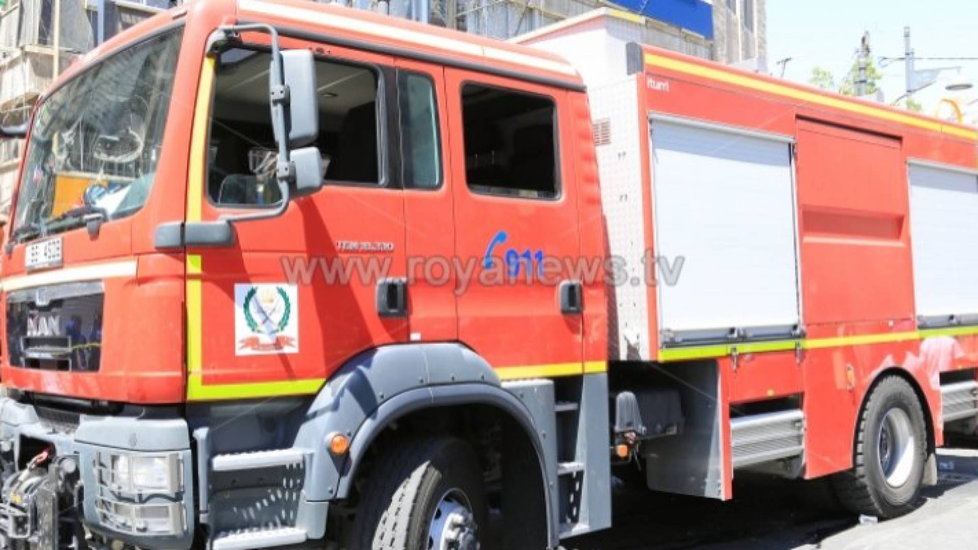 الدفاع المدني يتعامل مع حريق مستودع أدوات كهربائية وعطور في خلدا