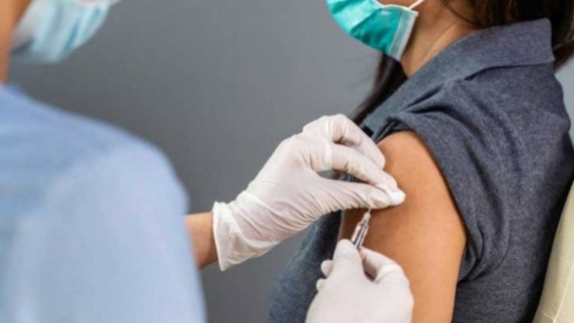 تلقي لقاح كورونا - ارشيفية