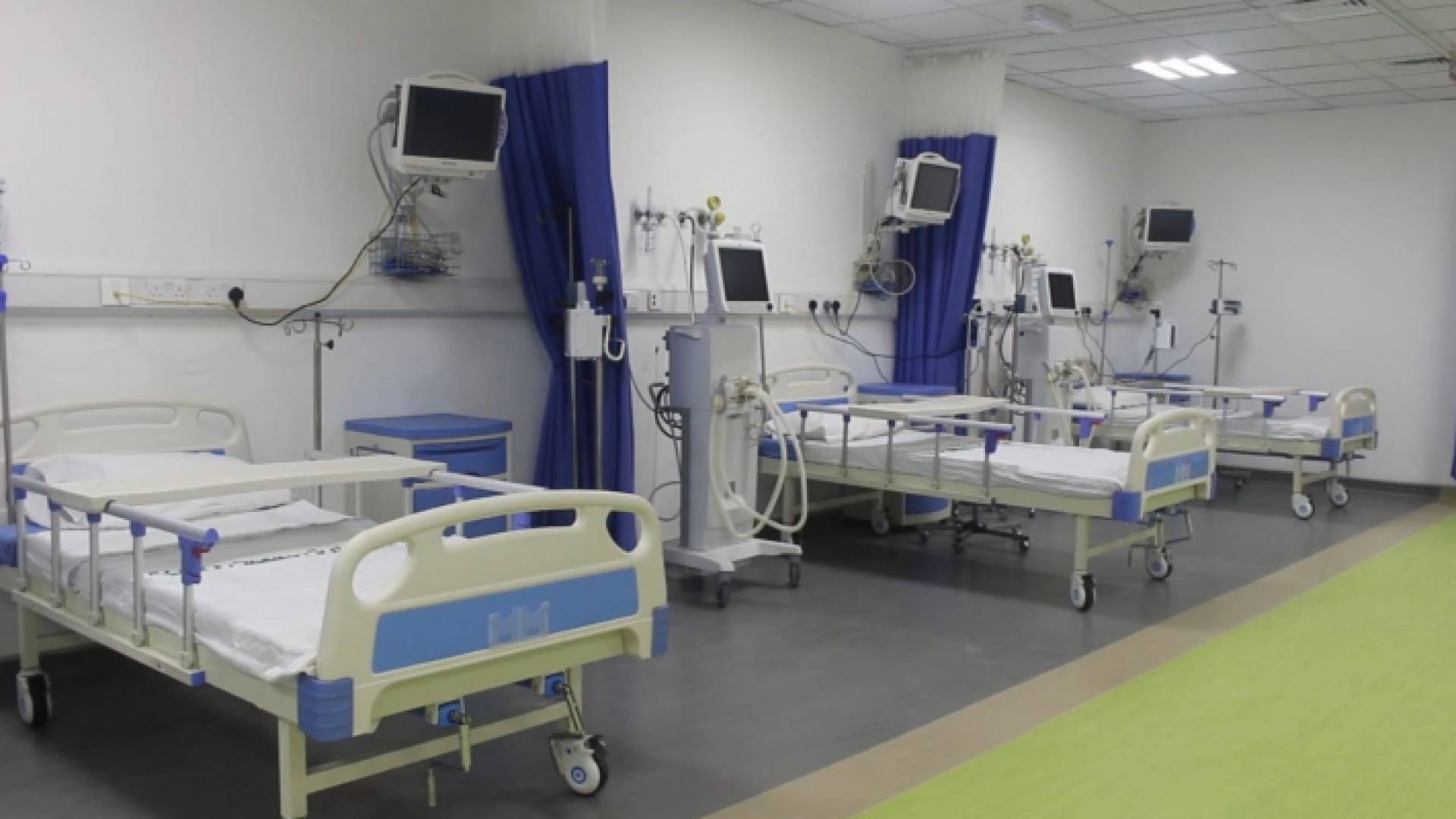 من داخل أحد المستشفيات الميدانية المخصصة لعلاج مرضى فيروس كورونا