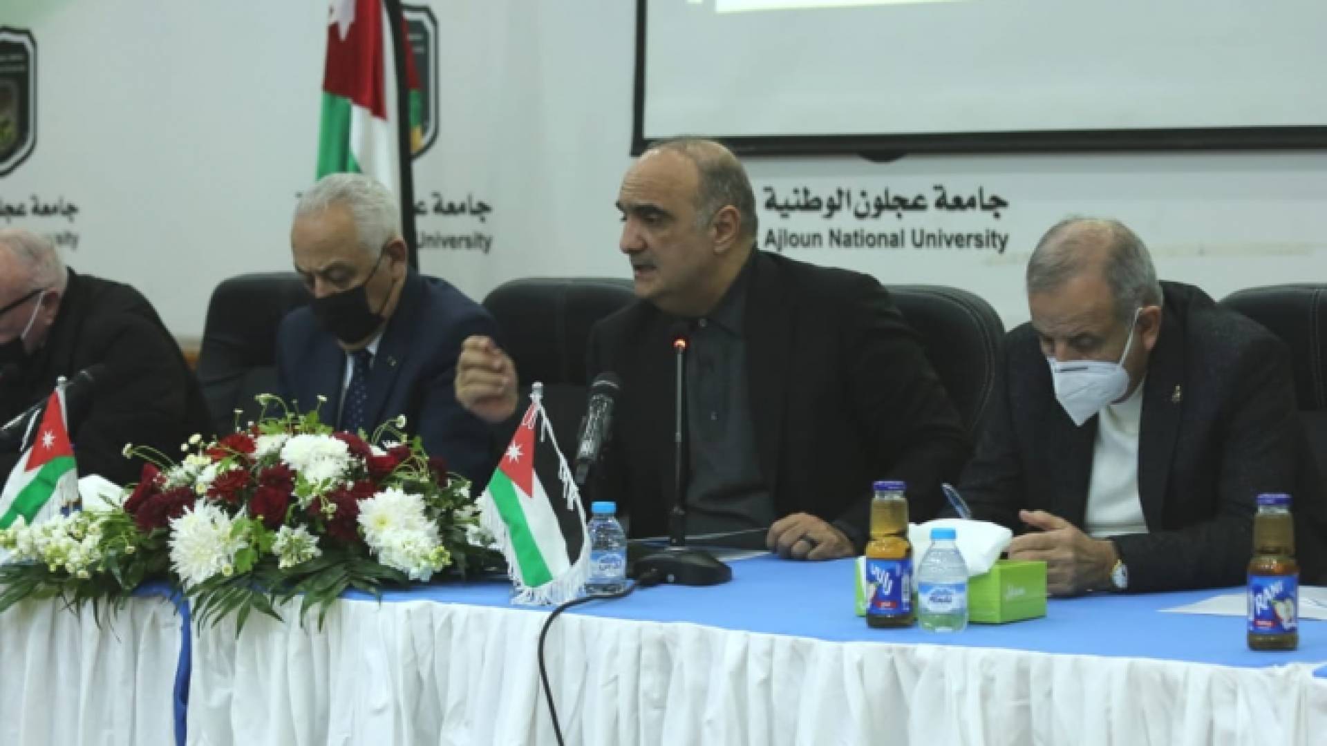 الخصاونة يعلن عن إطلاق حزمة من المبادرات الملكية في عجلون