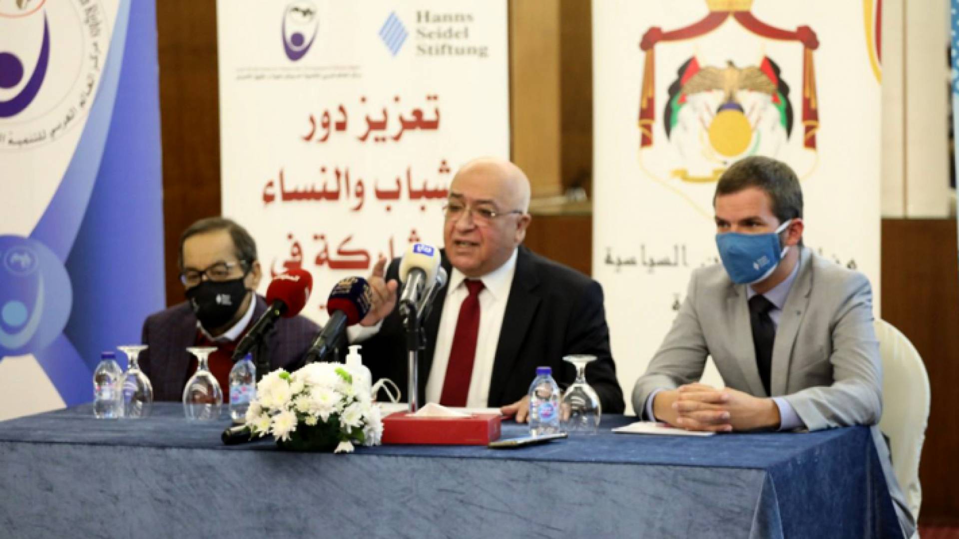 وزير الشؤون السياسية: اهتمام ملكي بدور الشباب في الحياة السياسية