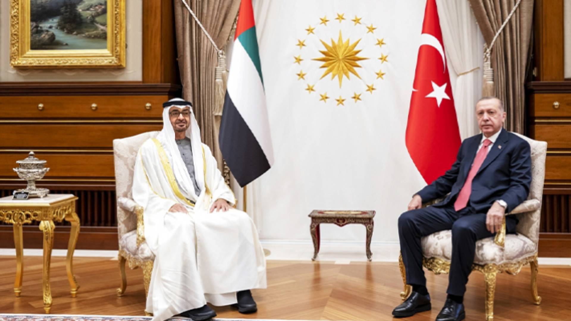 الرئيس التركي رجب طيب أردوغان وولي عهد أبو ظبي الشيخ محمد بن زايد آل نهيان