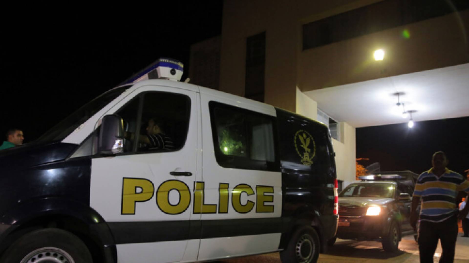 مركبة تابعة للسلطات الأمنية المصرية