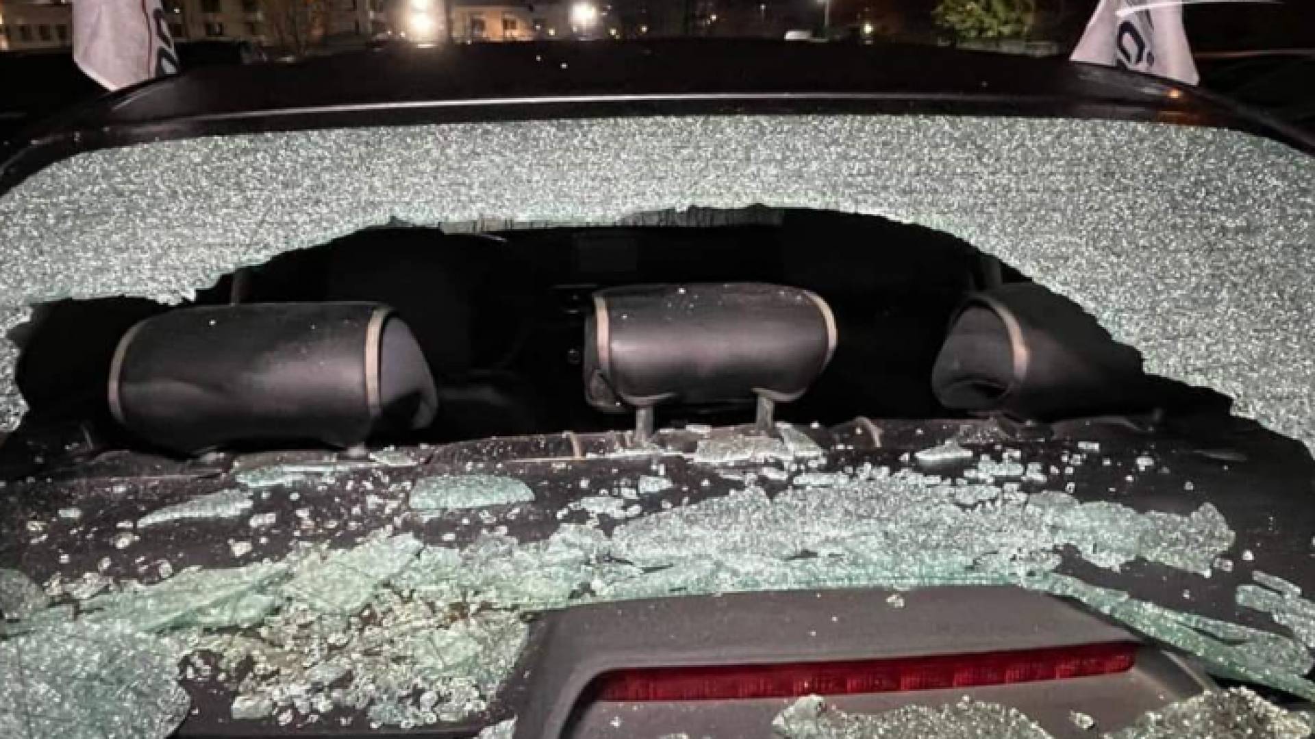 مستوطنون يحطمون زجاج مركبات في "الشيخ جراح"