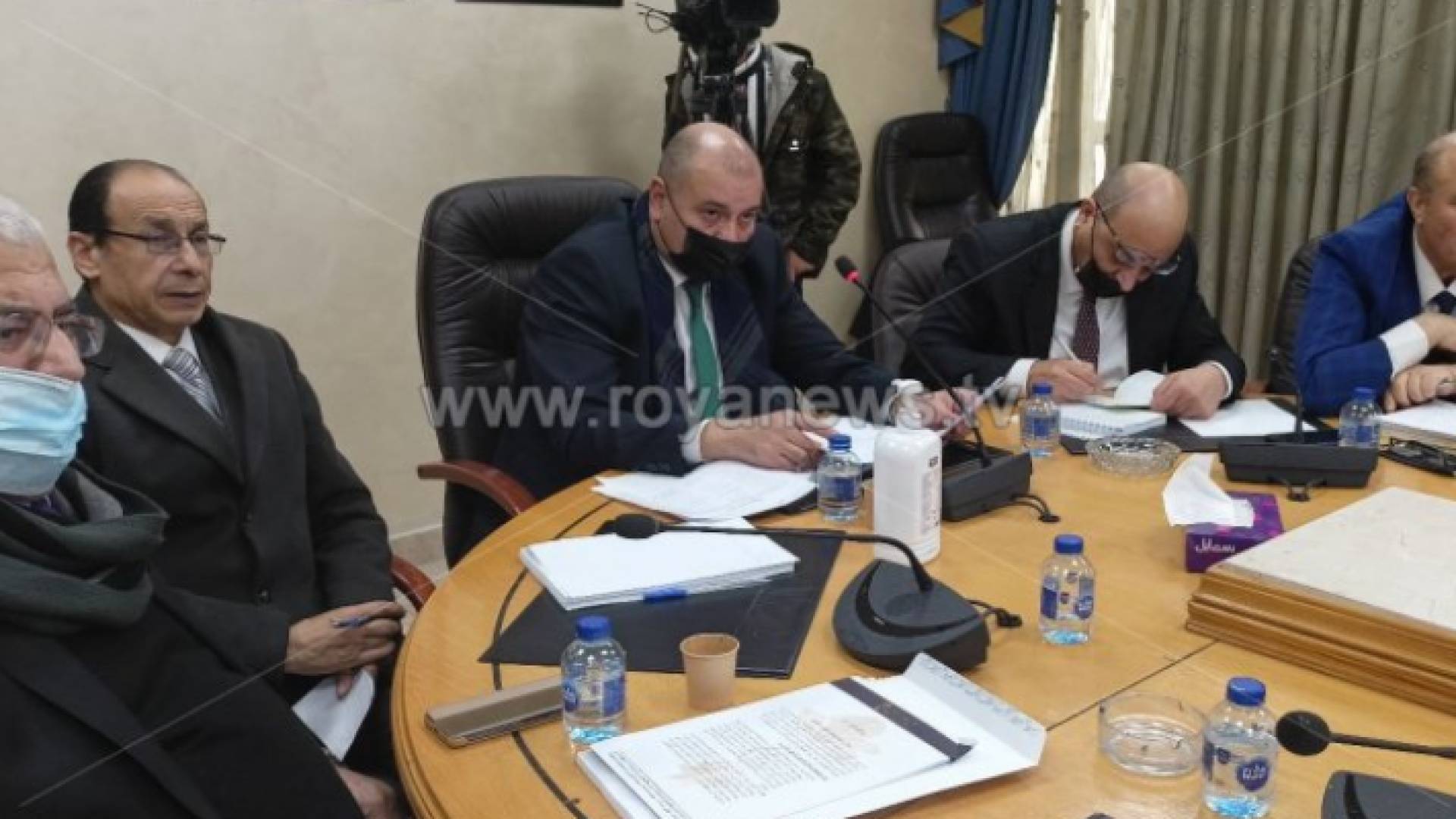 اللجنة القانونية النيابية