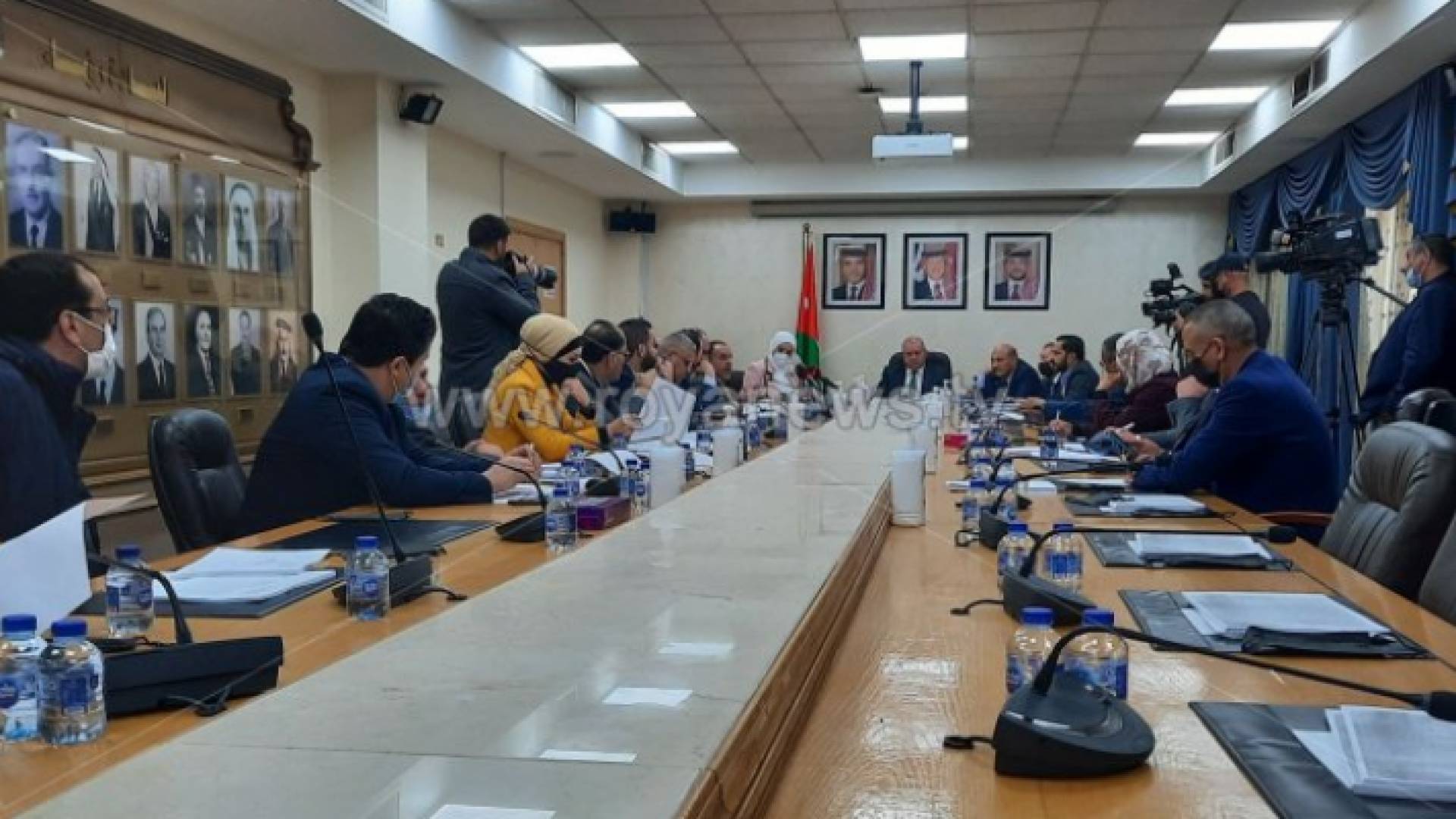 اللجنة القانونية النيابية