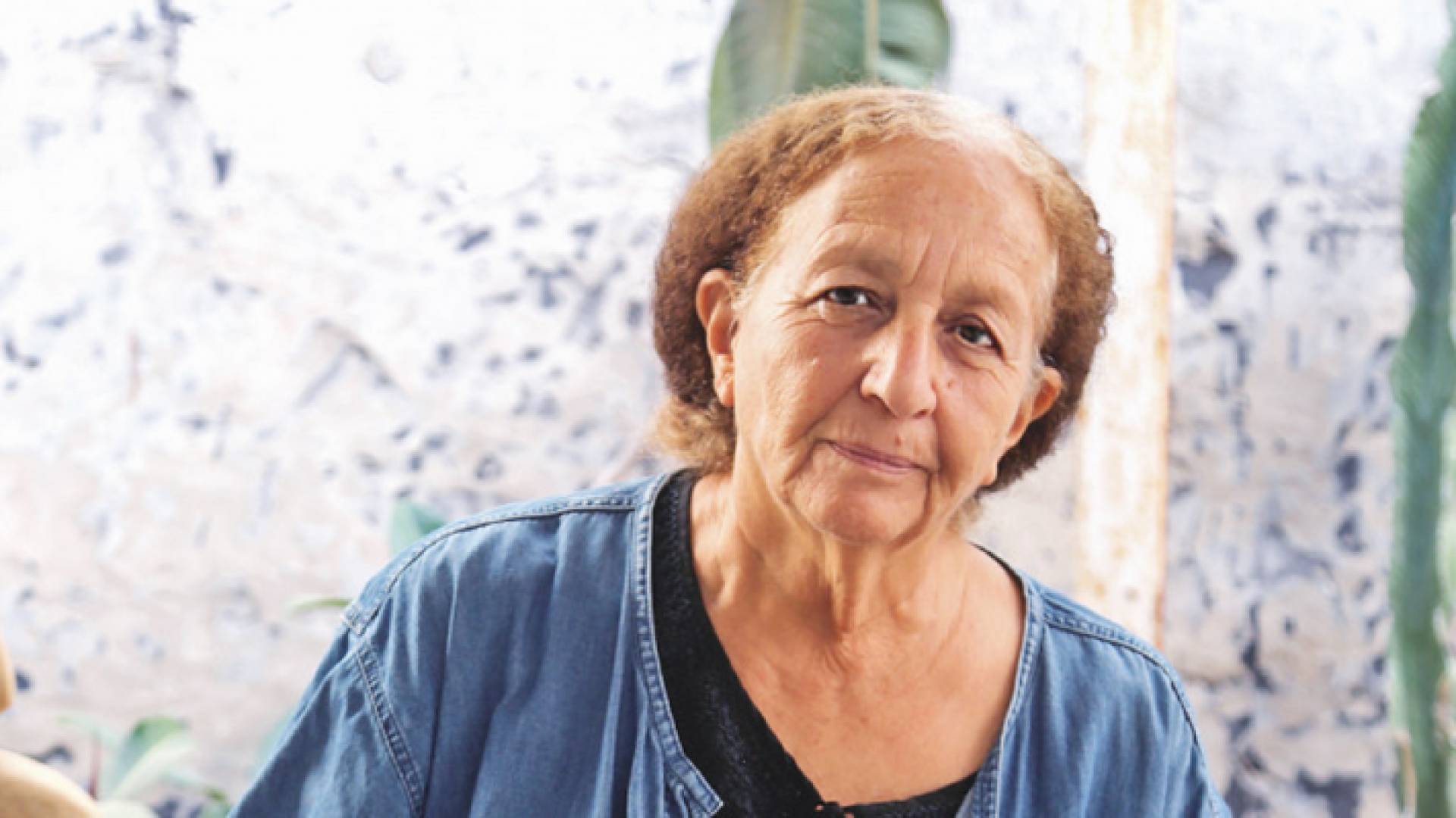 وفاة النحاتة الأردنية منى السعودي