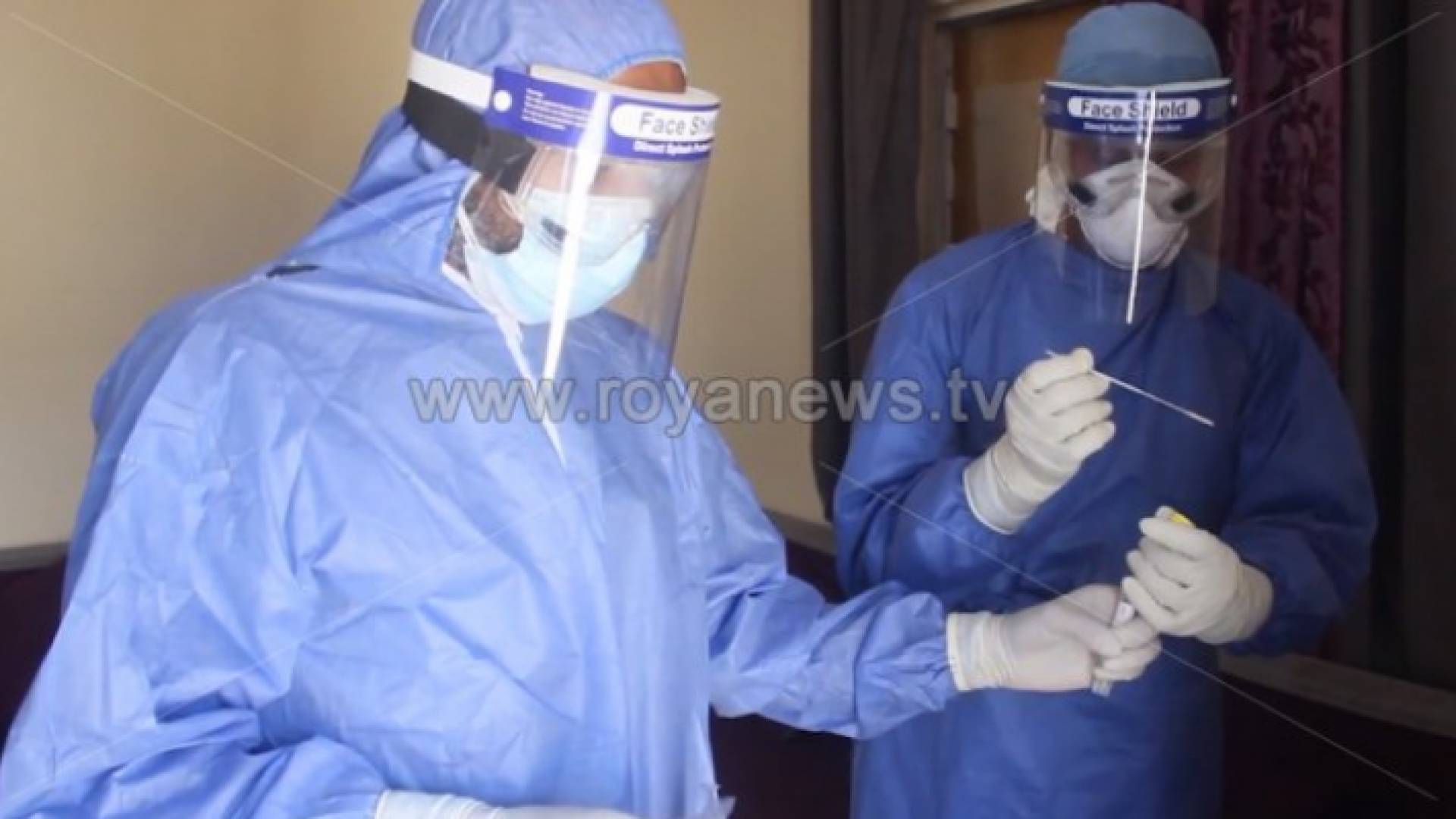 طبيبان من القطاع الصحي