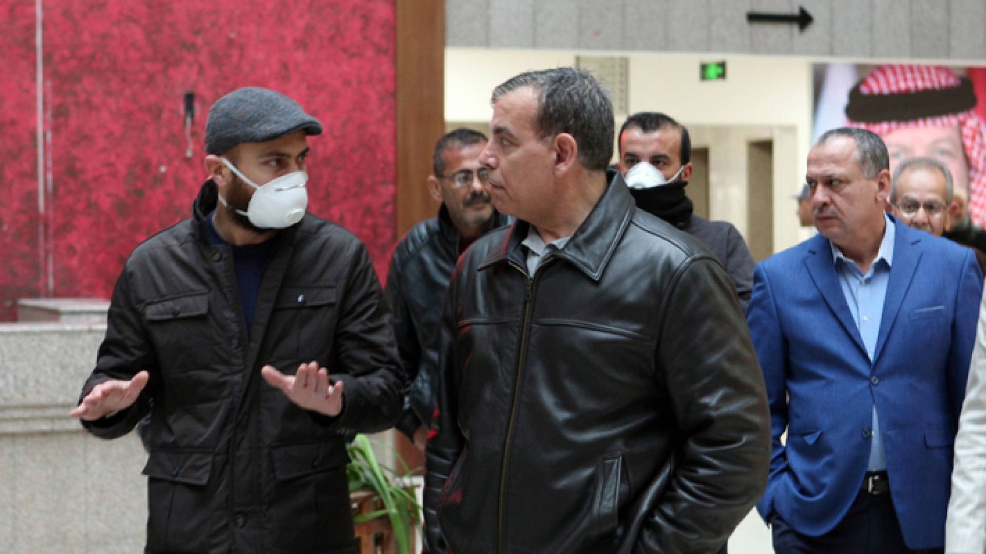 وزير الصحة السابق سعد جابر والمصاب الأول بكورونا محمد الحياري بعد تعافيه- ارشيفية