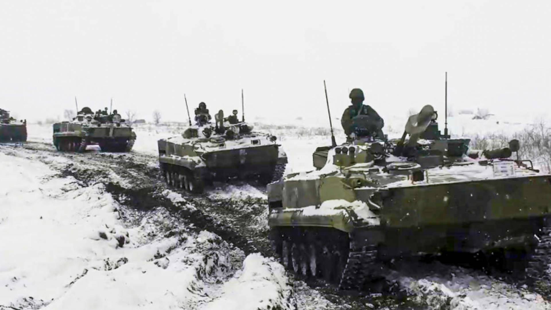 آليات عسكرية روسية